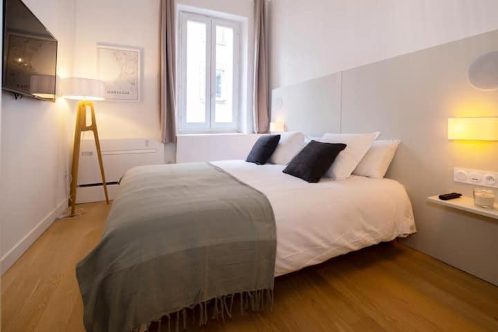 Design Suites Vieux Port Марсилия Екстериор снимка