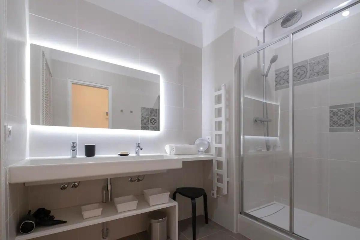 Design Suites Vieux Port Марсилия Екстериор снимка