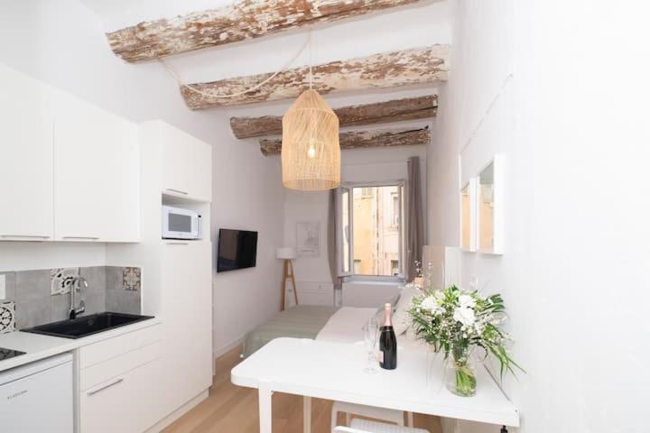 Design Suites Vieux Port Марсилия Екстериор снимка