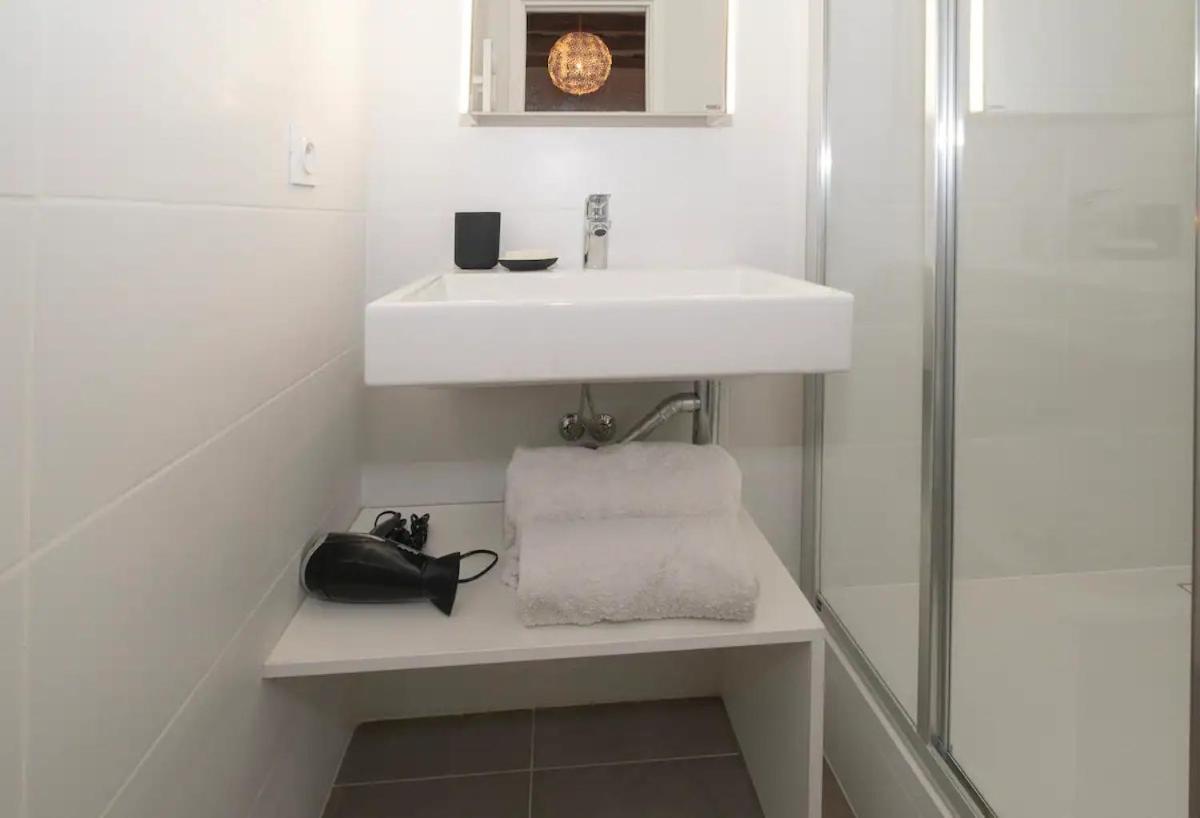 Design Suites Vieux Port Марсилия Екстериор снимка