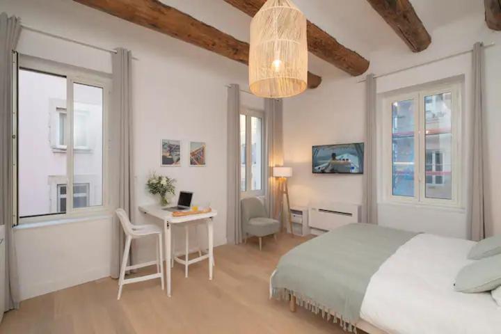Design Suites Vieux Port Марсилия Екстериор снимка
